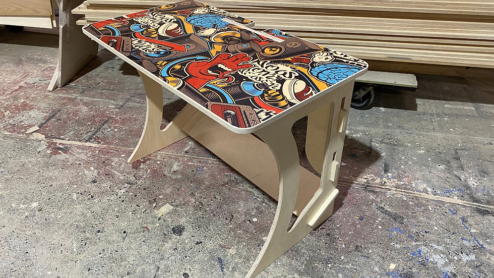 Street Art - 1st Gen Desk